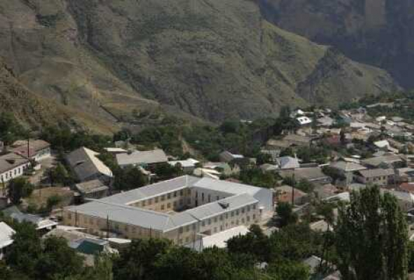 Стрельба возле сельской школы в Дагестане: как минимум трое пострадавших